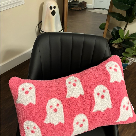 PINK HALLOWEEN GHOST PILLOW - Picture 2 of 4